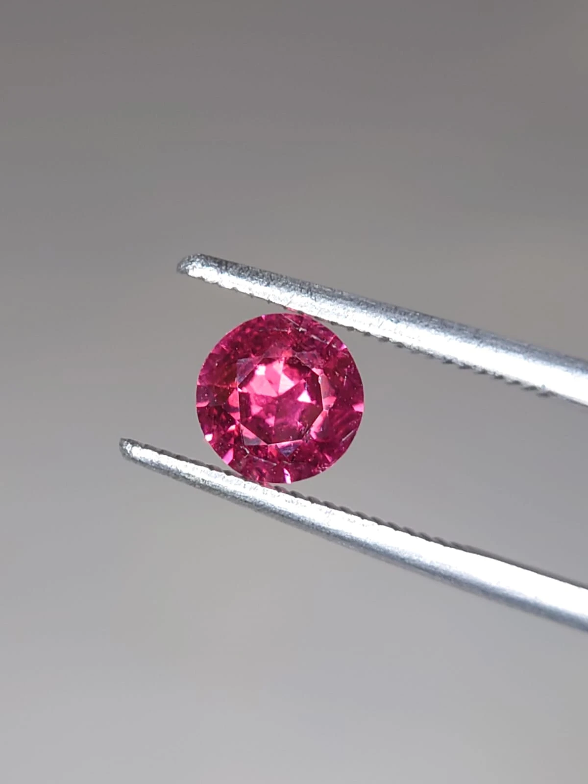 0.89ct natural Malaya Garnet Round Cut From — view 8